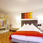 Jakob Hotel 3*